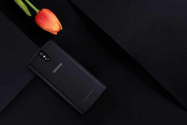 DOOGEE BL7000 – смартфон-долгожитель с батареей на 7060 мАч DOOGEE BL7000 – смартфон-долгожитель с батареей на 7060 мАч